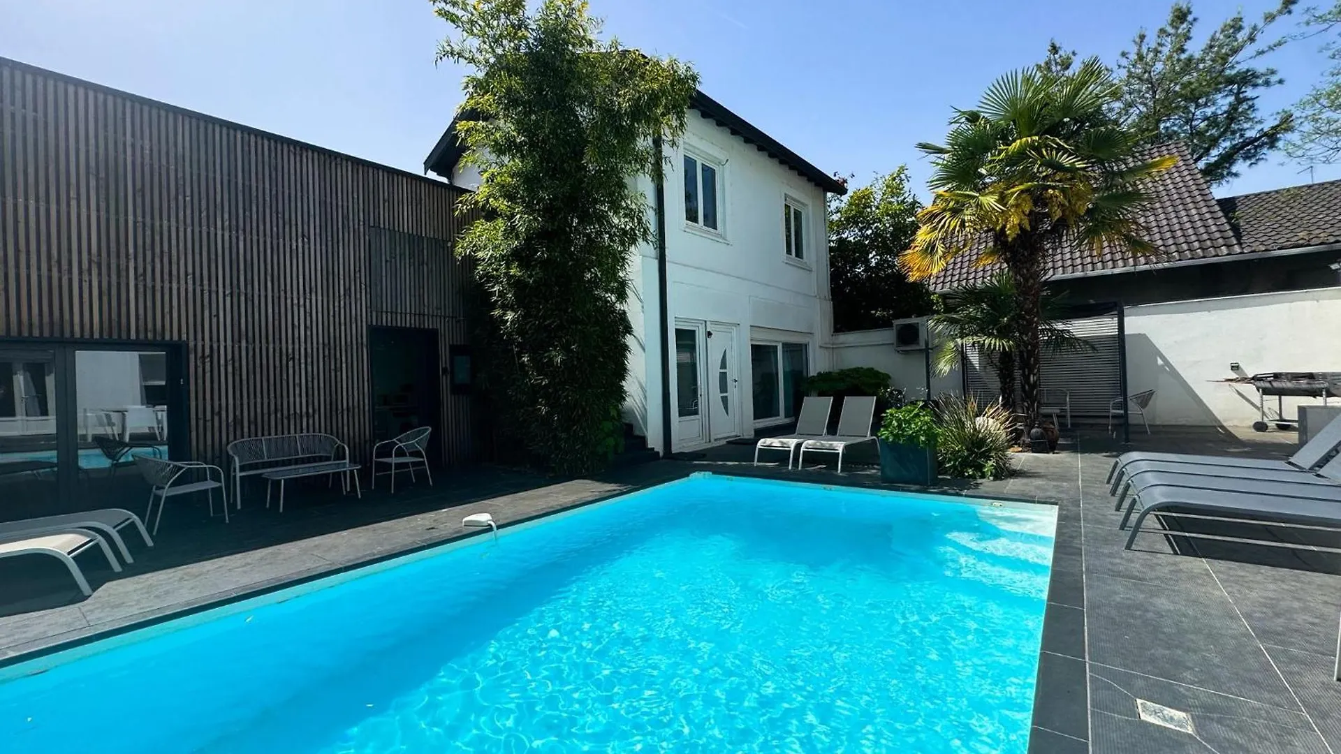 Twenty Fort Studio With Pool Lyon Villeurbanne France